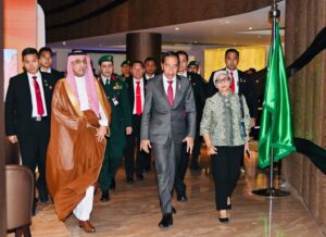 Presiden Jokowi Tiba di Riyadh untuk Hadiri KTT Luar Biasa OKI