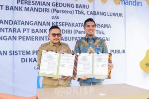 Resmikan Gedung Baru Bank Mandiri, Bupati Teken MoU Penyediaan Sistem Perbankan.