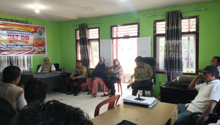 Polsek Tinangkung Pastikan Penyaluran BLT DD Desa Kautu Tepat Sasaran Melalui Pendampingan Musdes