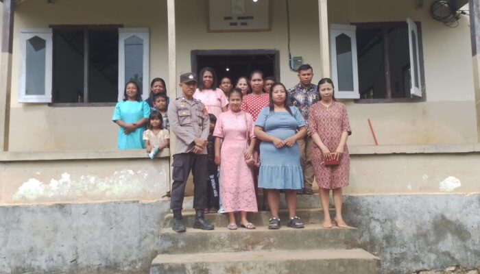Jaga Kamtibmas Kondusif, Personel Polsek Liang Temui Jemaat Gereja Katolik Santa Bernadette