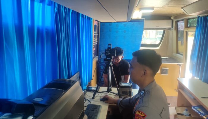 Satlantas Polres Bangkep Beri Layanan SIM Keliling dan Samsat di Desa Sambiut