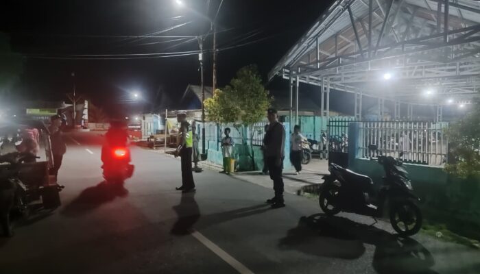 Personel Polres Bangkep Laksanakan Pengamanan Ibadah Tarawih, Pastikan Situasi Kondusif