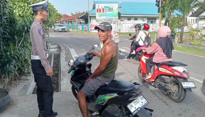 Satlantas Polres Bangkep Gelar Strong Point Pagi, Pastikan Kamseltibcar Lantas Aman dan Kondusif