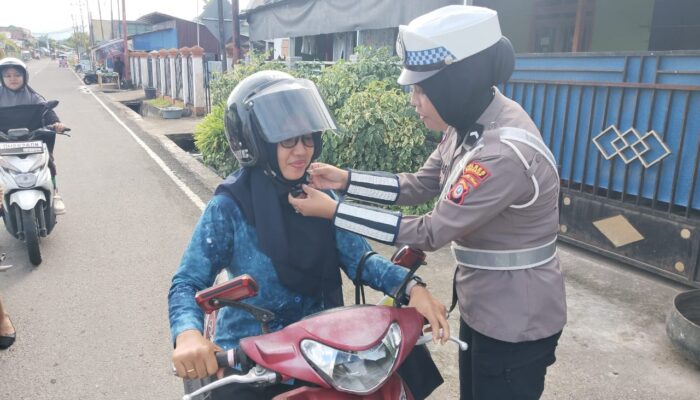 Upaya Tekan Laka Lantas, Personel Polres Banggai Kepulauan Siaga di Titik Rawan Pagi Hari