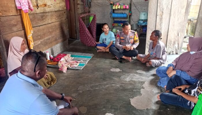 Jumat Curhat di Desa Pasir Putih, Warga Curhat ke Polsek Banggai demi Kamtibmas Kondusif