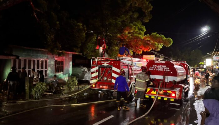 Diduga Korsleting Charger HP, Satu Rumah Warga di Bangkep Hangus Terbakar