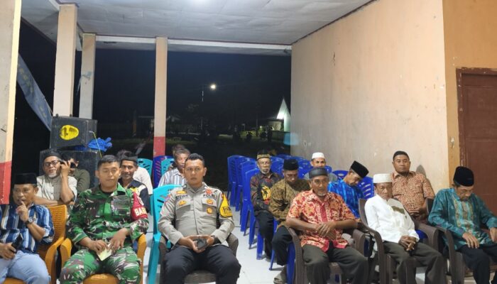 Perkuat Sinergi, Bhabinkamtibmas Polsek Tinangkung Kawal Penutupan Kunjungan Pemuda Dua Kabupaten