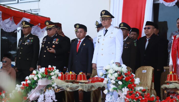 Khidmat dan Kondusif, Upacara Penurunan Bendera HUT ke-81 RI di Banggai Kepulauan Sukses Digelar