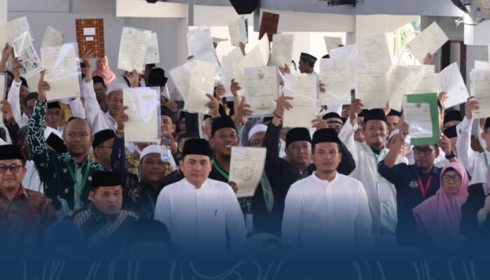 Selembar Sertipikat Menjaga Amanah Tanah Wakaf