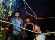 Cepat Tanggap, Personel Polres Bangkep dan Polsek Tinangkung Padamkan Kebakaran Lahan Warga di Desa Baka