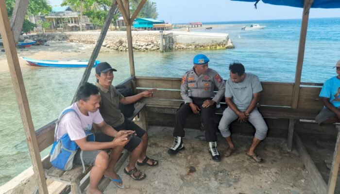 Patroli Dialogis di Desa Labasiano, Polsek Buko Edukasi Warga Soal Bahaya Karhutla